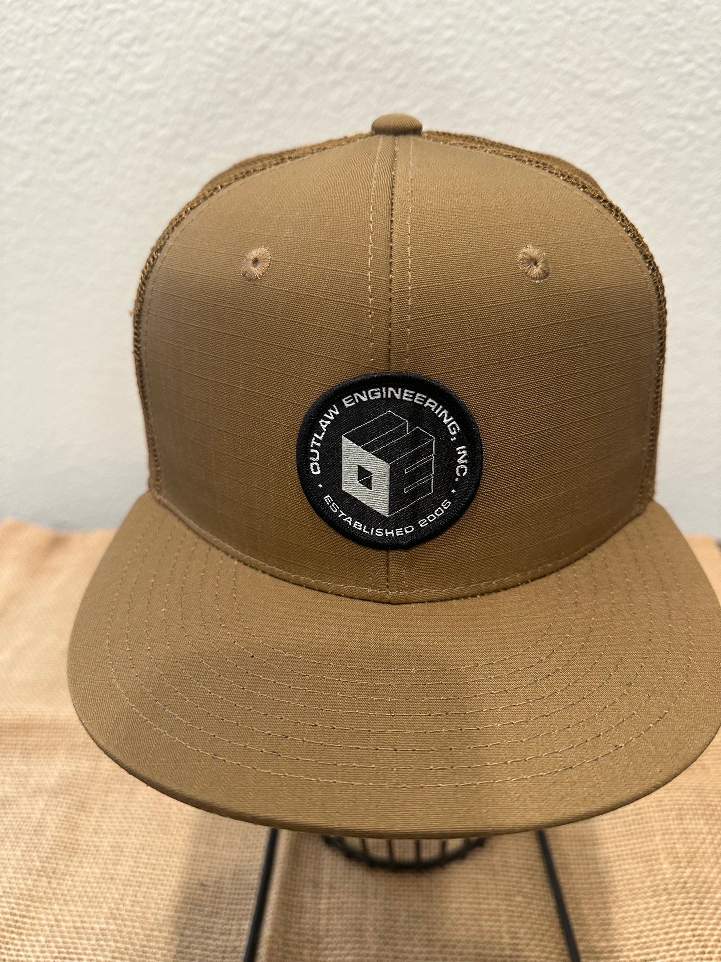 COGNAC MESH TRUCKER - OUTLAW LOGO PATCH HAT