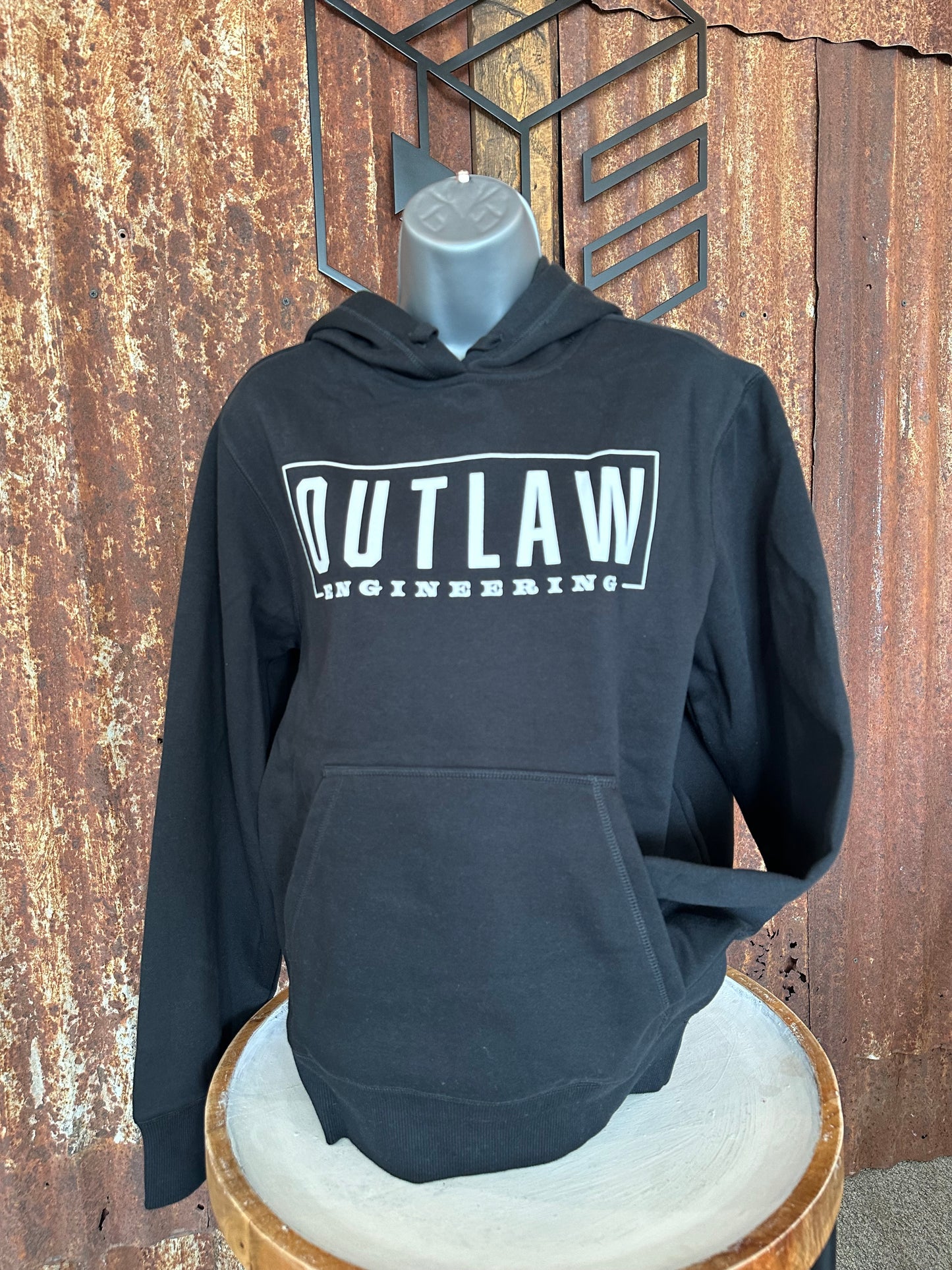 MEN's OUTLAW LOGO HOODIE